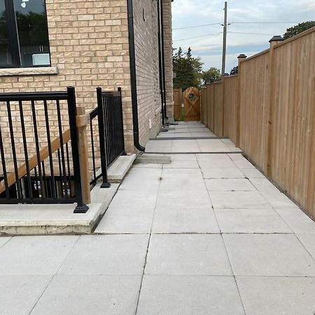 Beautiful Walk Out Basement Apartment In Pickering Near Beach Exterior photo